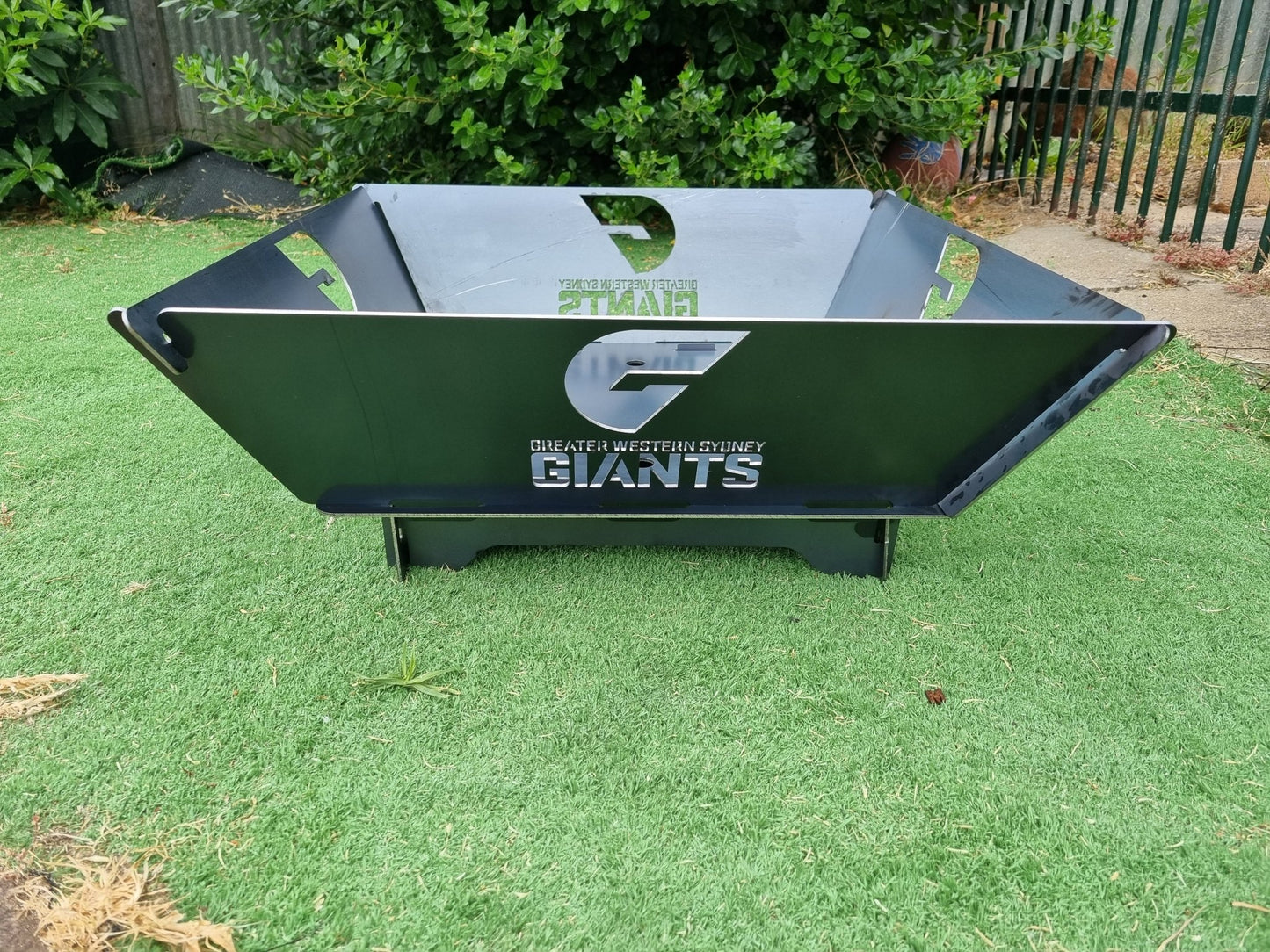 GWS Giants Fire Pit Flat Pack Collapsible Portable